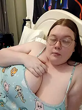 Sexycurvyemilyy online show from July 15, 2026, 9:55 pm