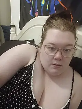Sexycurvyemilyy online show from June 27, 2026, 9:21 pm