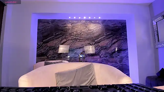 SophiePalmer online show from September 24, 2025, 11:06 am