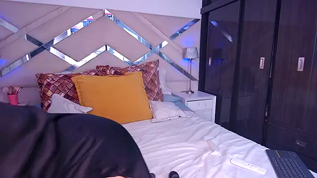 Selena G69 online show from April 16, 2026, 10:45 pm