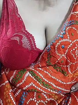 Sexybomb33 online show from February 24, 2025, 7:11 am