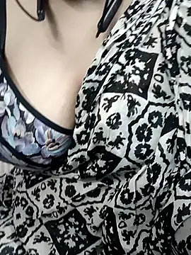 Sexybomb33 online show from February 24, 2025, 12:48 pm