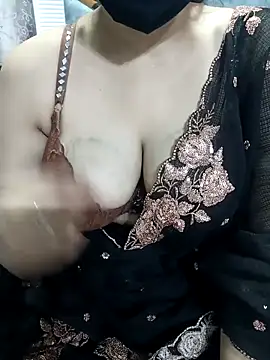 Sexybomb33 online show from February 14, 2025, 6:29 pm