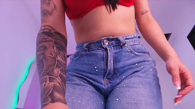 emyli sam online show from April 1, 2026, 7:22 pm