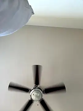 Snapshot of Natur4lBeautyb33 chatting on October 27, 2025, 9:38 pm Natur4lBeautyb33 online show from October 27, 2025, 9:38 pm