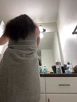 Snapshot of Natur4lBeautyb33 chatting on December 10, 2024, 7:43 pm Natur4lBeautyb33 online show from December 10, 2024, 7:43 pm