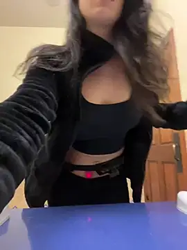 Snapshot of Natur4lBeautyb33 chatting on December 10, 2024, 4:45 am Natur4lBeautyb33 online show from December 10, 2024, 4:45 am