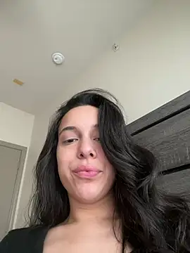 Snapshot of Natur4lBeautyb33 chatting on December 6, 2024, 3:28 pm Natur4lBeautyb33 online show from December 6, 2024, 3:28 pm