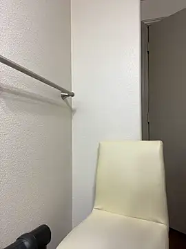 Snapshot of Natur4lBeautyb33 chatting on December 8, 2024, 8:47 pm Natur4lBeautyb33 online show from December 8, 2024, 8:47 pm