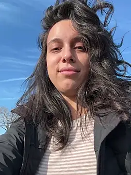 Natur4lBeautyb33 online show from January 12, 2026, 9:31 pm