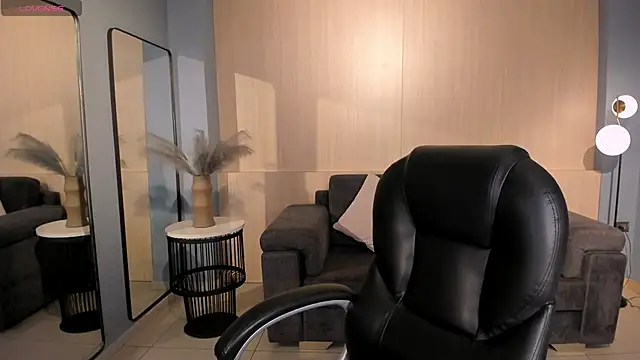 Snapshot of SunnyRivers chatting on October 13, 2025, 11:34 am SunnyRivers online show from October 13, 2025, 11:34 am