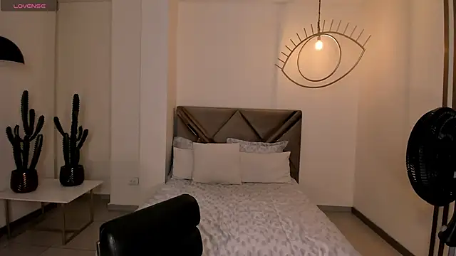 Snapshot of SunnyRivers chatting on September 18, 2025, 6:55 pm SunnyRivers online show from September 18, 2025, 6:55 pm