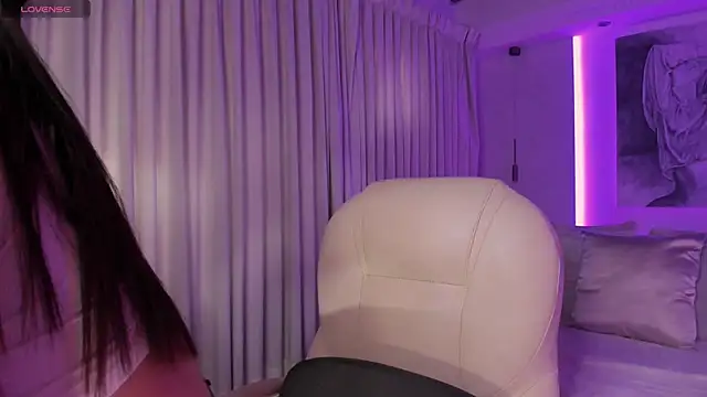 nathalie rivers online show from December 1, 2025, 11:22 am