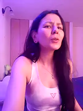 LissaThompsom online show from December 4, 2024, 1:03 pm