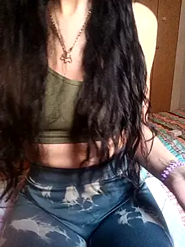 LissaThompsom online show from January 8, 2025, 1:41 pm