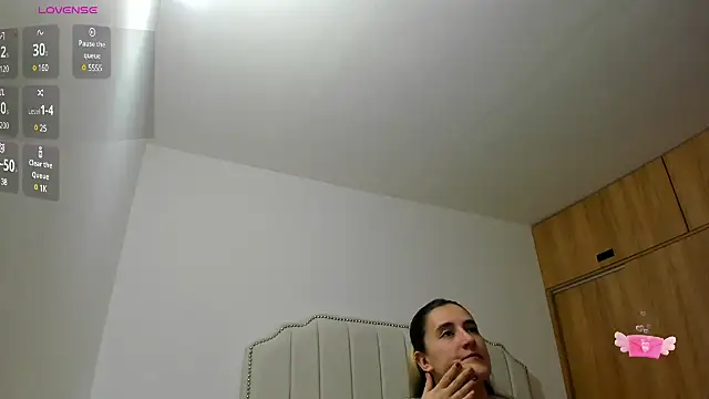 Hanna86 online show from February 28, 2025, 2:42 pm