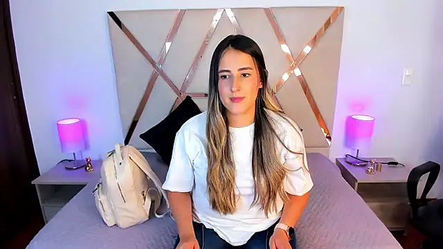 Hanna86 online show from October 4, 2025, 7:48 pm