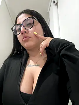 croftsmila online show from October 9, 2025, 11:49 pm