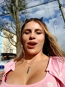 Snapshot of Misscata1106 chatting on October 25, 2025, 9:04 pm Misscata1106 online show from October 25, 2025, 9:04 pm