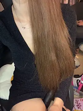 Snapshot of LaPetitechienne1 chatting on February 24, 2025, 11:52 pm LaPetitechienne1 online show from February 24, 2025, 11:52 pm