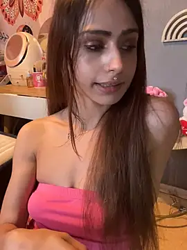 Snapshot of LaPetitechienne1 chatting on February 23, 2025, 4:35 pm LaPetitechienne1 online show from February 23, 2025, 4:35 pm