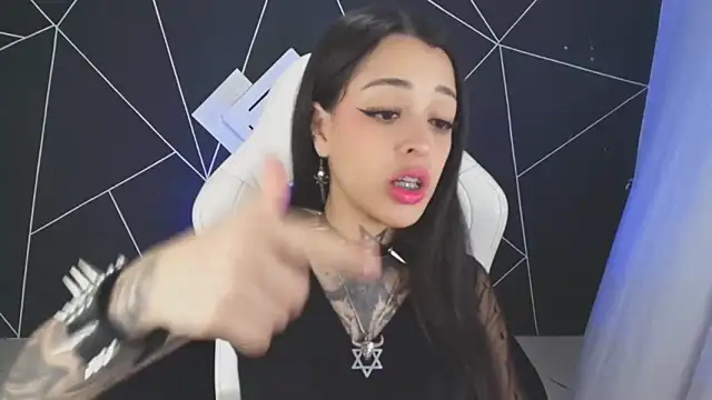 Snapshot of farichell chatting on October 21, 2025, 8:52 pm farichell online show from October 21, 2025, 8:52 pm