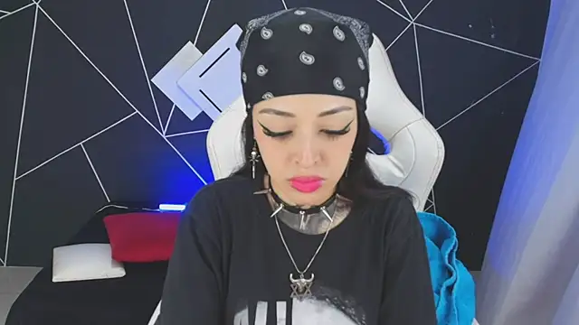 Snapshot of farichell chatting on October 22, 2025, 7:35 pm farichell online show from October 22, 2025, 7:35 pm