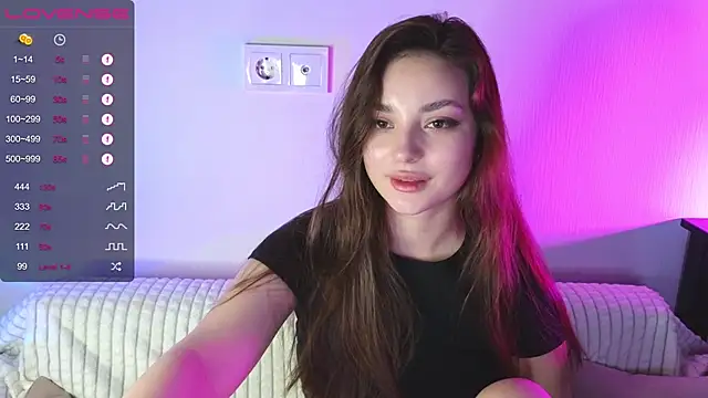 Snapshot of EdaFlower chatting on December 18, 2024, 3:37 am EdaFlower online show from December 18, 2024, 3:37 am