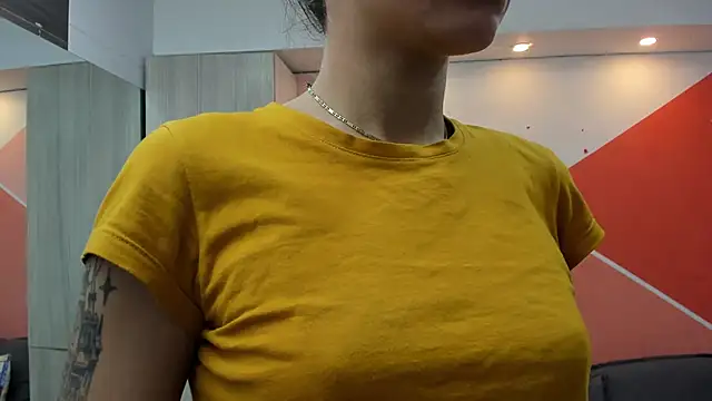 Snapshot of Mhelanny2 chatting on October 1, 2025, 7:51 pm Mhelanny2 online show from October 1, 2025, 7:51 pm