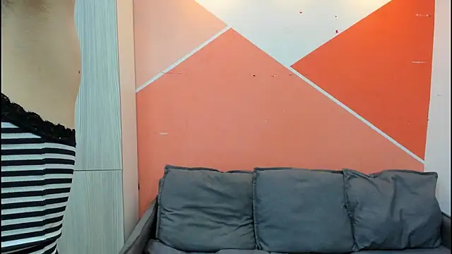 Snapshot of Mhelanny2 chatting on October 17, 2025, 5:59 pm Mhelanny2 online show from October 17, 2025, 5:59 pm