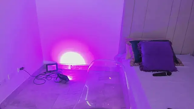 luisah  online show from March 18, 2026, 8:10 pm