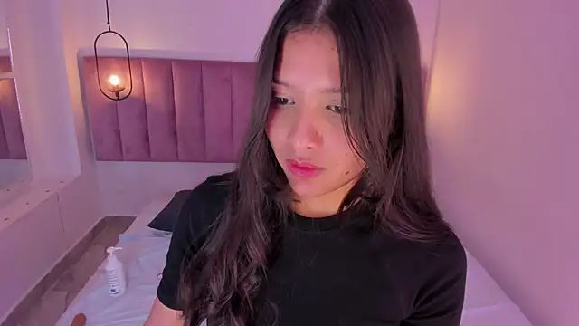 luisah  online show from February 25, 2025, 8:00 pm