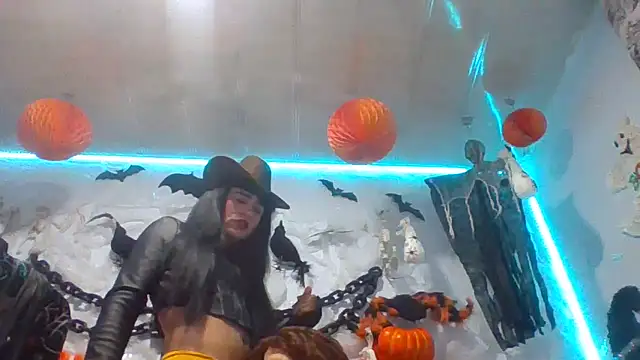 Snapshot of latintransbigcum chatting on October 14, 2025, 5:24 pm latintransbigcum online show from October 14, 2025, 5:24 pm