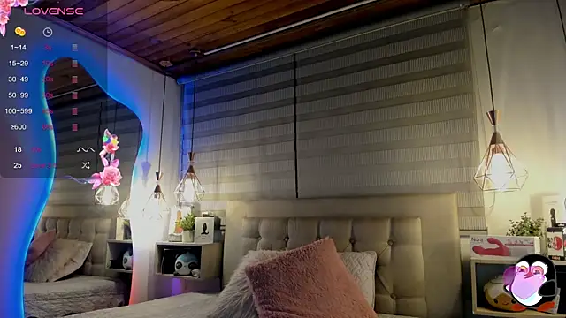 Snapshot of cristal__hot_1 chatting on October 3, 2025, 5:20 am cristal  hot 1 online show from October 3, 2025, 5:20 am