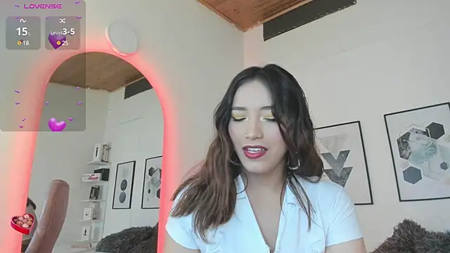 cristal  hot 1 online show from February 4, 2025, 7:07 am