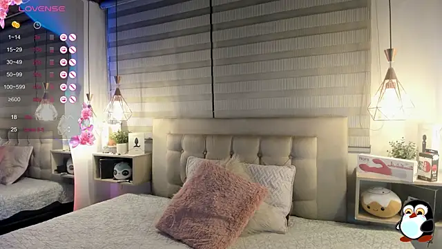 Snapshot of cristal__hot_1 chatting on November 3, 2025, 4:50 am cristal  hot 1 online show from November 3, 2025, 4:50 am