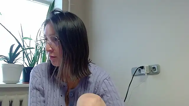 Sophi Cute online show from February 10, 2025, 1:11 pm