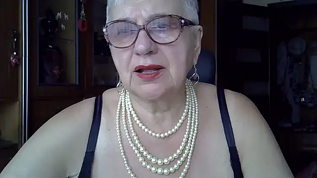 SweetCherry27 online show from September 10, 2025, 5:39 am