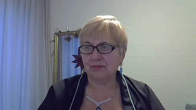 Snapshot of SweetCherry27 chatting on February 11, 2026, 4:18 pm SweetCherry27 online show from February 11, 2026, 4:18 pm