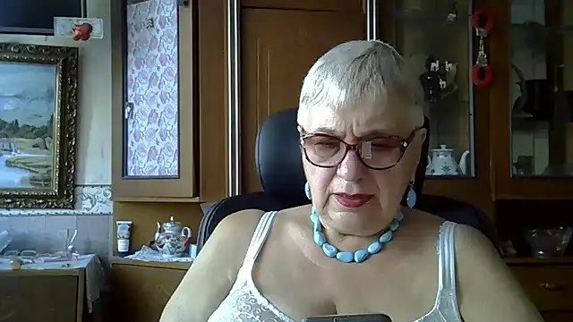SweetCherry27 online show from September 11, 2025, 7:08 am