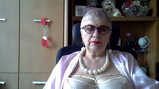 SweetCherry27 online show from September 25, 2025, 5:24 am