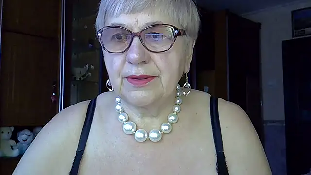 SweetCherry27 online show from March 3, 2025, 5:05 am