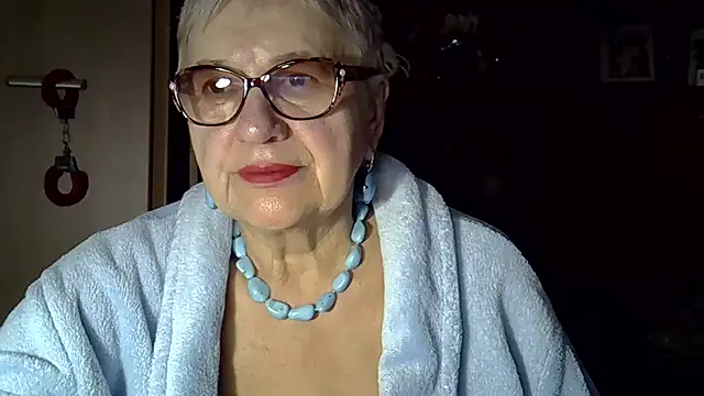 SweetCherry27 online show from September 29, 2025, 4:34 pm