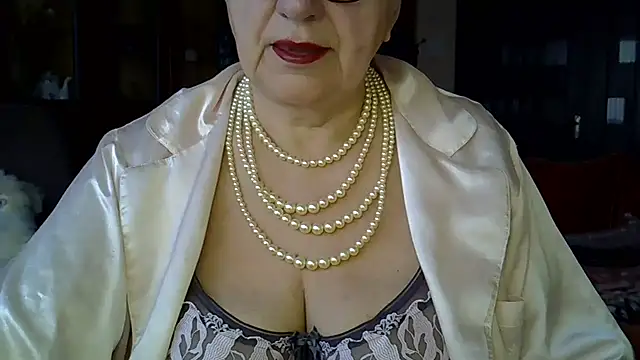 SweetCherry27 online show from March 18, 2025, 5:02 am