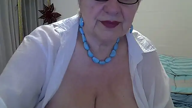 Snapshot of SweetCherry27 chatting on February 18, 2026, 5:20 pm SweetCherry27 online show from February 18, 2026, 5:20 pm