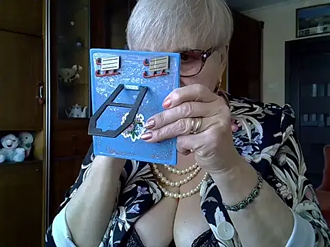 SweetCherry27 online show from February 26, 2025, 10:38 am