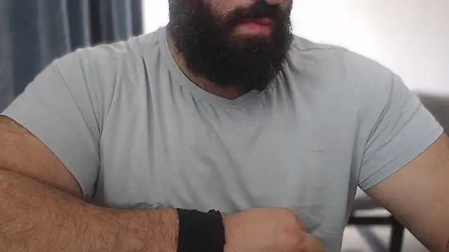 hugemachohandsome online show from September 28, 2025, 10:44 am