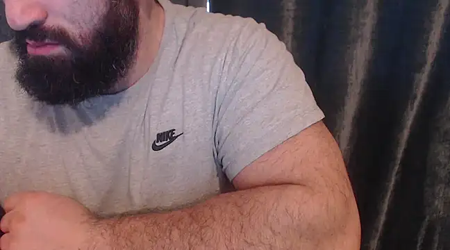 hugemachohandsome online show from January 29, 2025, 9:44 am