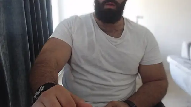 hugemachohandsome online show from September 20, 2025, 7:02 am