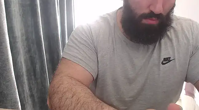 hugemachohandsome online show from March 4, 2025, 1:17 pm